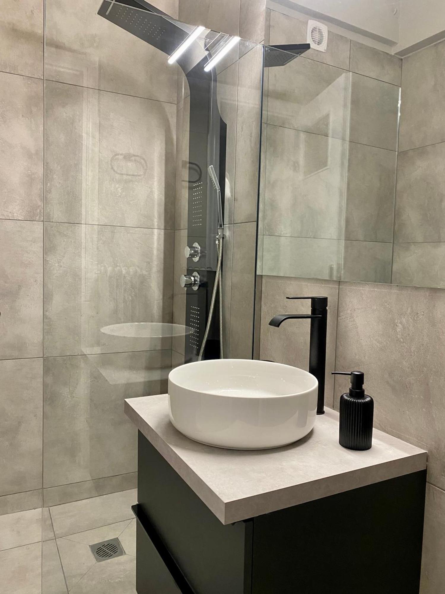 Cozy Apartment In Kolonaki Athens - Sleeps 5 المظهر الخارجي الصورة